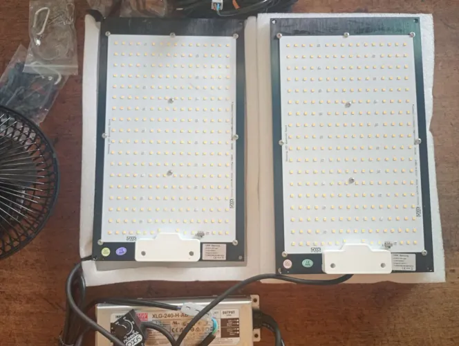 Vende-se LEED 2400lm + exaustor+ refrigerador 