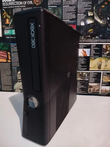 Xbox 360 Super Slim Desbloqueado - Kit Completo com Kinect, HD Externo e 2 Controles