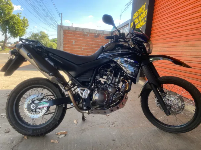 40 no pix na troca sobe um pouco pego moto ou carro de menor valor e a voltar