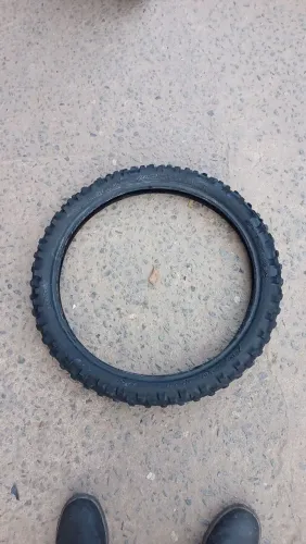 Pneu de trilha Scorpion meia vida dianteiro