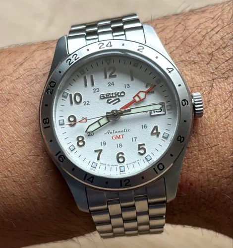 Seiko 5 Sports Field GMT Polar SBSC009 (JDM)