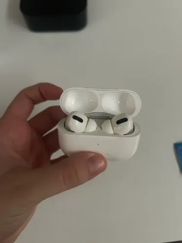 AIRPODS PRO APPLE