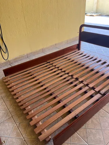 Cama de casal madeira