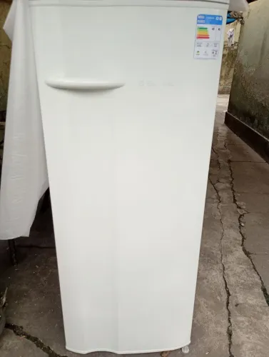 Vendo geladeira Eletrolux 260 litros , Em perfeito estado , funcionando perfeitamente.