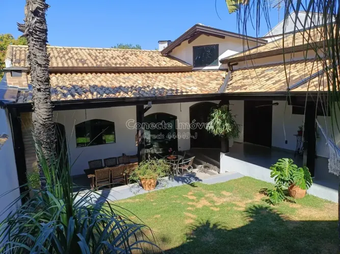 Casa à Venda no Centro de Jaguariúna | 3 Dormitórios, Suíte, 372 m² de Terreno, Área Gourm