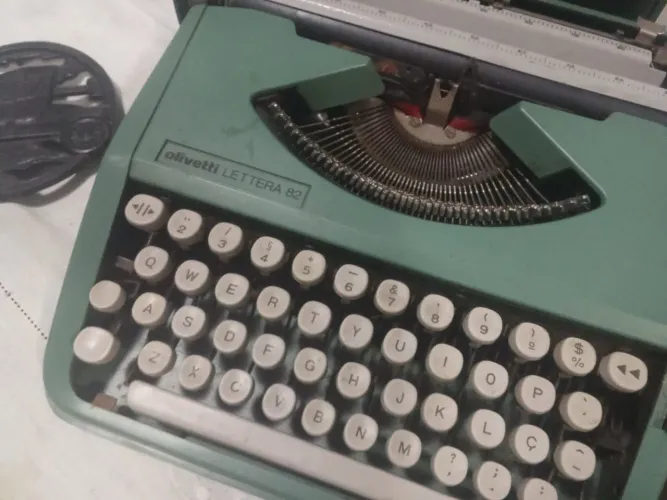 Máquina de escrever antiga 