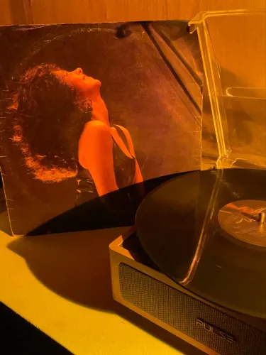 Vende-se toca disco