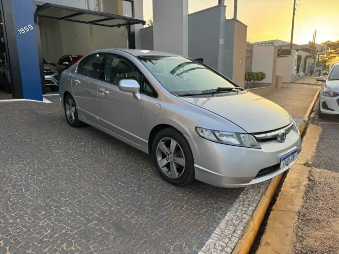 Honda Civic Sedan LXS 1.8/1.8 Flex 16V Aut. 4P 2008