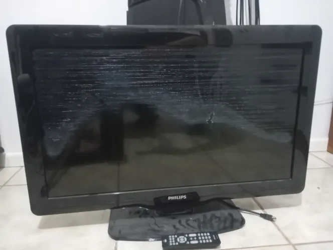 Tv 32' Philco Usada Funciona + Tela Manchada