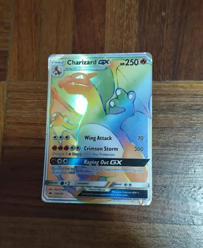 Carta Pokemon Lendária: Charizard GX