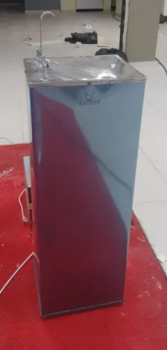 Bebedor semi novo