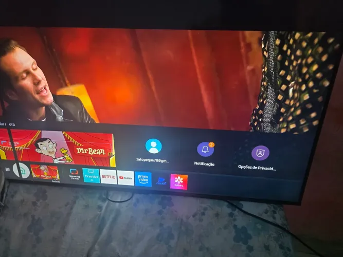 Samsung 43 smart com discreta linha