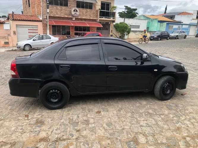 Toyota Etios X Sedan 1.5 Flex 16V 4P Mec. 2019