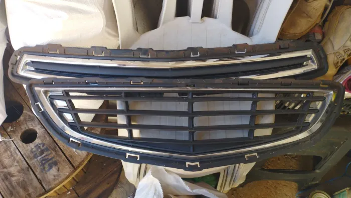Vende-se tela de para-choque para o Onix 2016 LT 1.0