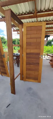 Porta completa, no ponto de chumbar 