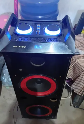 Vendo esse som ele está tocando só está com mal contato no cabo só