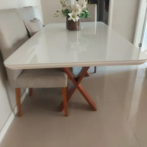 Mesa com tampo de vidro 6 lugares