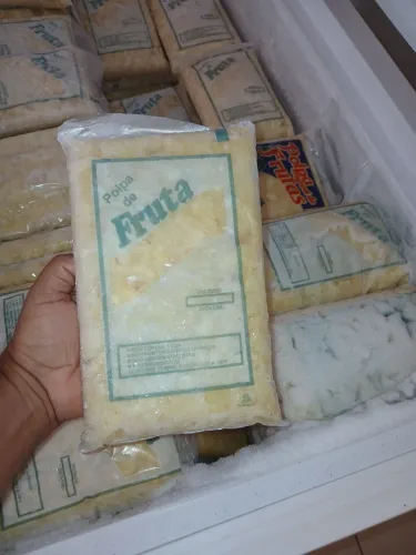Polpas de Cupuaçu cortado na tesoura.