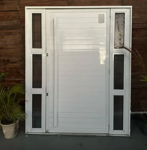 Vende-se porta de alumínio