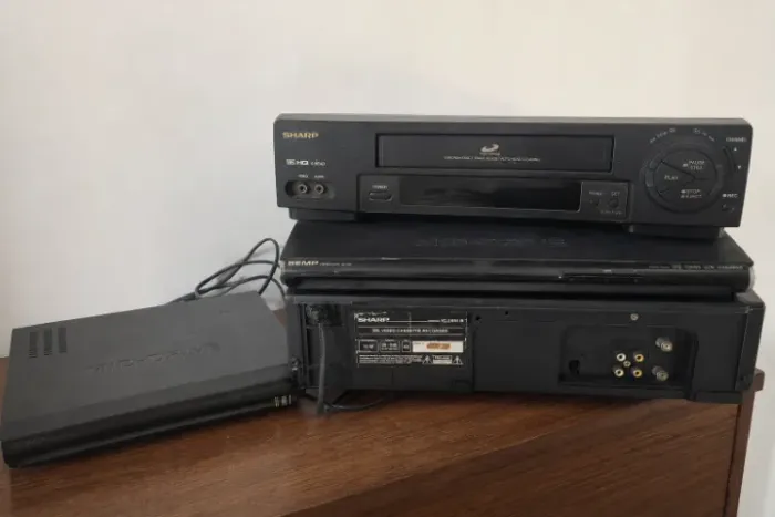 Videocassete Sharp VHS 4 Cabeças - Raridade! Funcionando! Original, muito bem conservado!