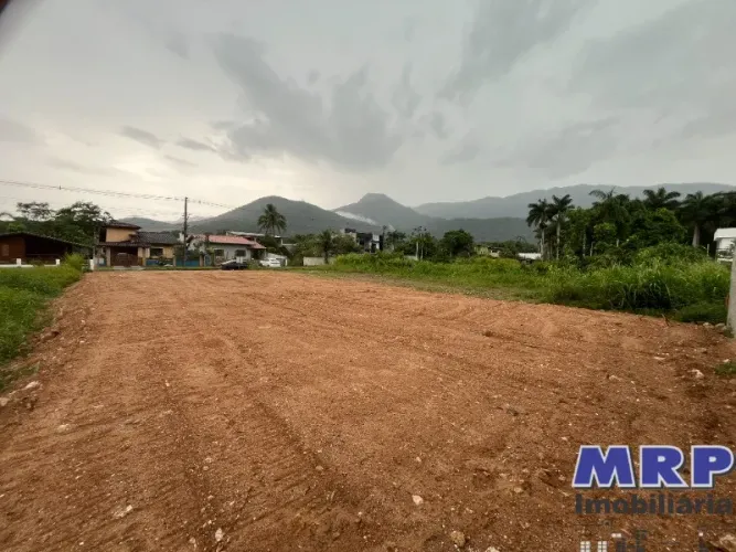 Terreno à venda em condomínio fechado. Praia da Mococa em Caraguatatuba. Condomínio Mar ve