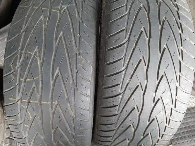 Pneu 205 40 17 Toyo perfil baixo usado