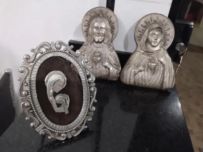 Quadros pequenos de jesus e nossa senhora 
