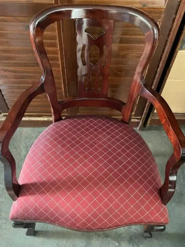 CADEIRA ESTILO BONECA