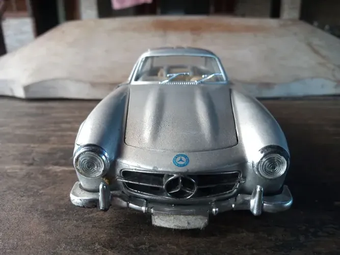Miniatura Mercedes 1/24 