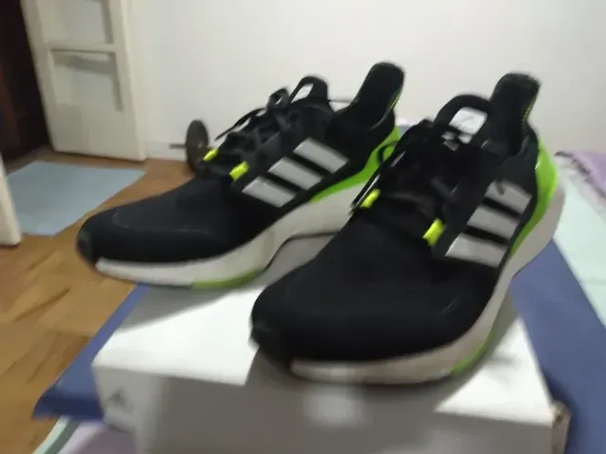 Adidas Ultraboost 22 Preto/Branco/Verde Solar nr. 45