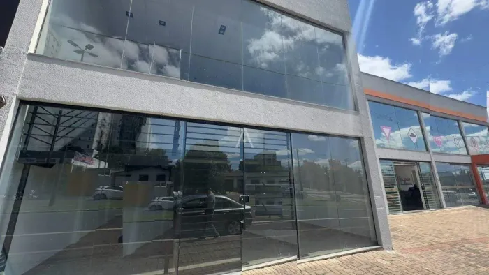 Sala para locação na Avenida Brasil quase esquina com Rua Flamboyant