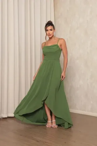 Vestido longo verde oliva para ocasiões especiais
