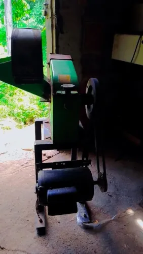 Vendo uma forrageira b300