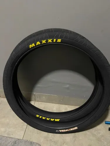 Pneus Maxxis Hookworm 26 Novos