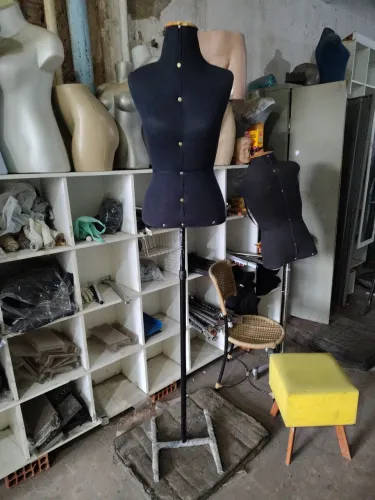 Busto forrado feminino com suporte