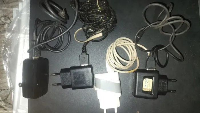 4 carregadores de celular