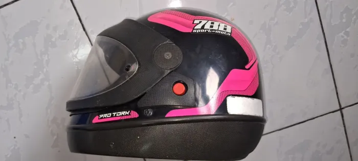 Capacete feminino