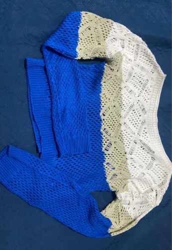 Blusa Azul e Branco Tricot