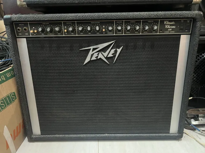 Amplificador PEAVEY CLASSIC CHORUS 130