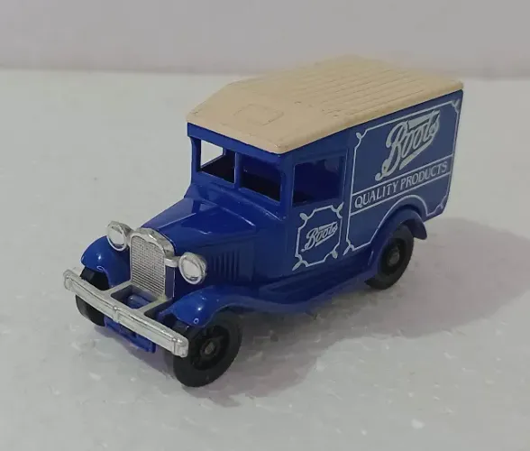 Lledo Days Gone - Ford Model A Van (Boots)