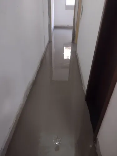 Instalação em pisos Vinílicos é rodapés 