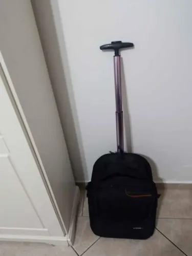 Mochila Notebook Seanite c/ Rodinhas 3 divisórias e Expansor Usada