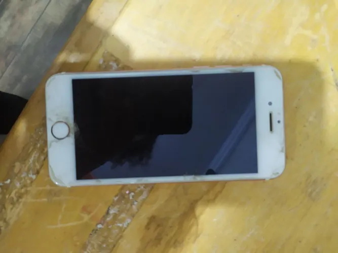 Celular iPhone 6 para retirada de peças