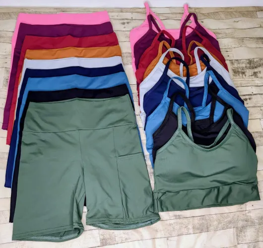 Conjunto Fitness: Shorts e Tops em Diversas Cores