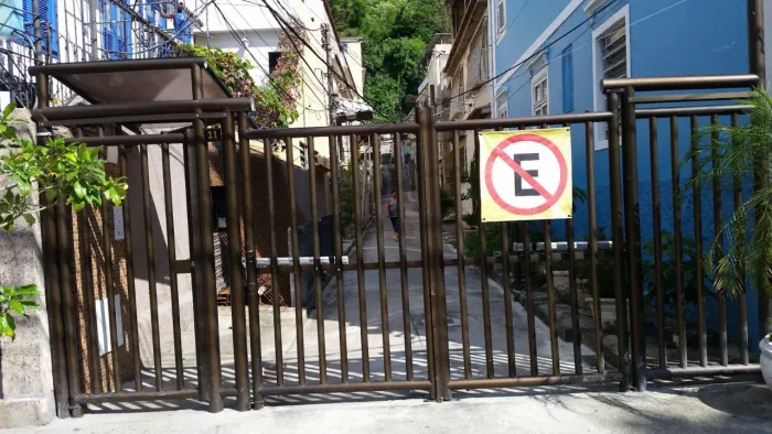CASA DE VILA EM BOTAFOGO