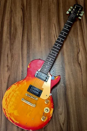 Guitarra Epiphone e Pedaleira Line 6