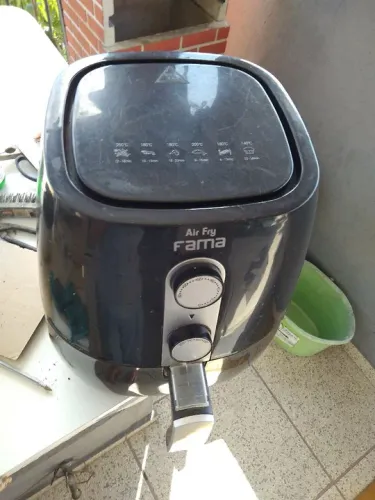 Fritadeira Air Fryer Fama