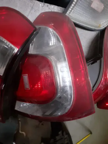 Par de lanternas traseiras Clio 2015