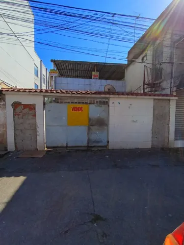 Mesquita, vendo ótima casa, 2 qtos, suítes, garagem, terraço cob. próx. E. M. Irena Sendle