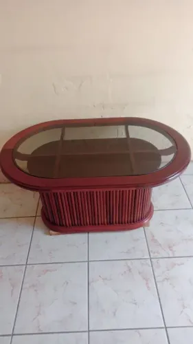 Mesa de Centro em Madeira com Tampo de Vidro